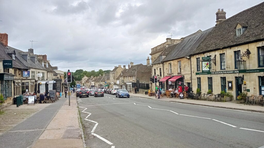 Burford High Street & Independent Shops